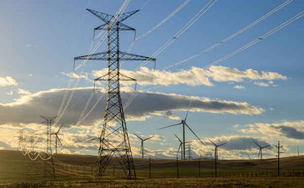 Une vague d’initiatives : les changements à surveiller dans la politique énergétique et électrique de l’Alberta en 2024